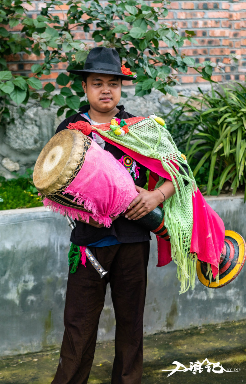 拜访云南阿昌族体验神奇的户撒刀