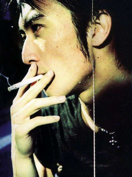 身价上亿的明星们都抽多少钱的烟？冯小刚最便宜，胡歌最搞笑！