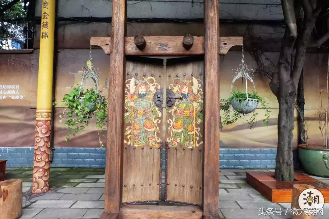 一条不足300米的林荫小巷，成为“小酒馆”后玉林的另一打卡地！