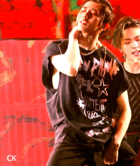 易烊千玺被王俊凯吐槽,易烊千玺和蔡徐坤同框