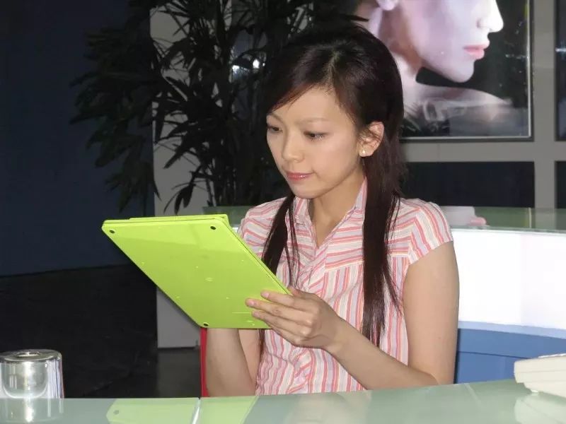 九年前的这部《丑女无敌》竟有这么多美女，个个颜值都不低