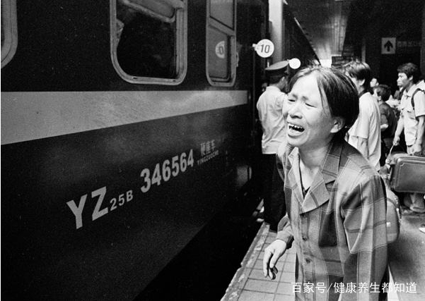 女童突发惊厥公交司机5分钟送医,高铁上女孩突发癫痫