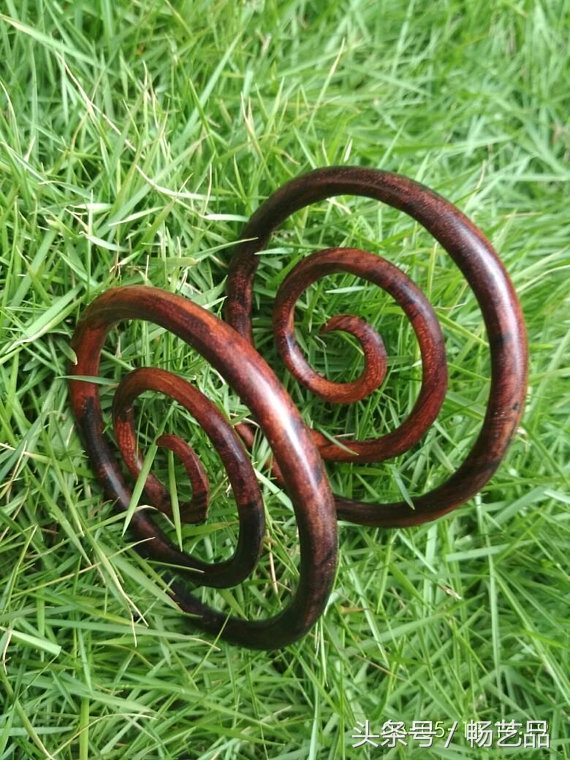 超级吓人的耳环,无耳洞夸张高级感耳环