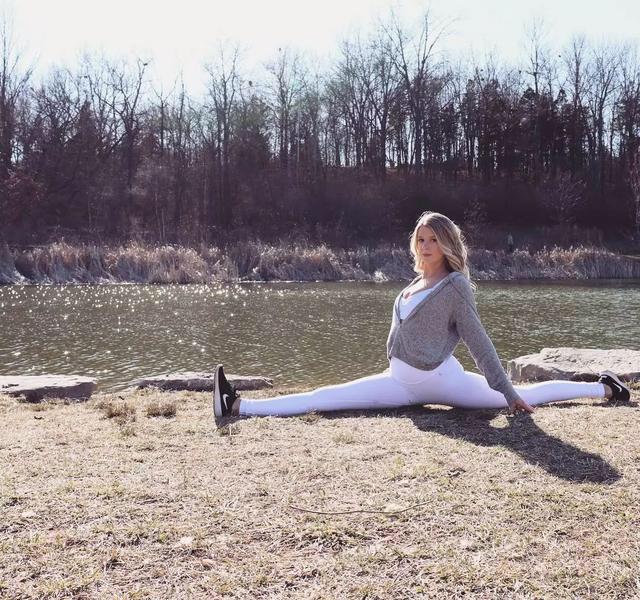 瑜伽开胯训练，3个动作让你的腰背腿更有韧性，身体更轻松舒服