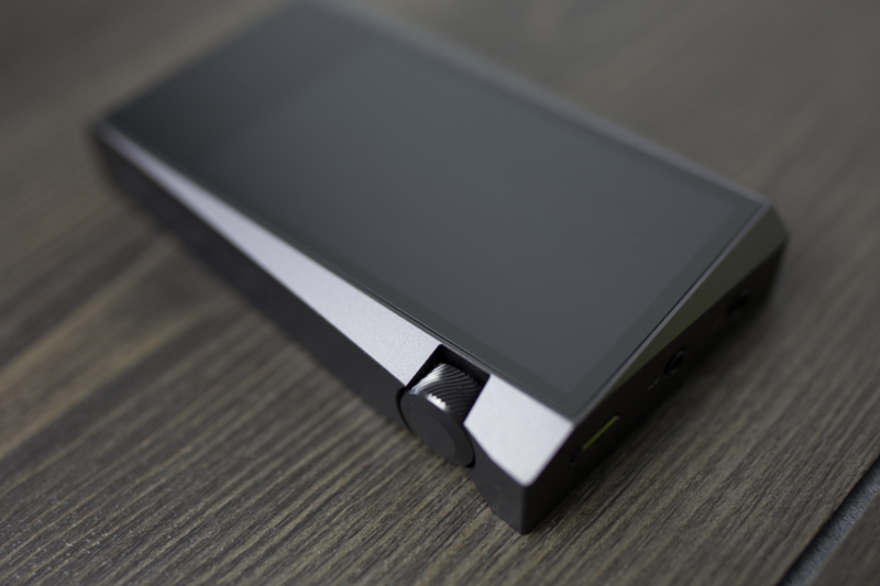 将不对称设计发挥到极致，“歪头杀”艾利和SR15*放播**器上手体验