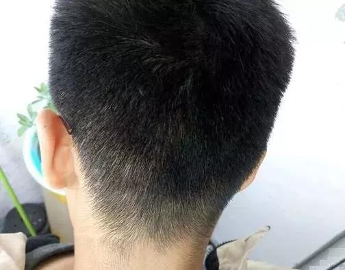 小伙戒赌2年,小伙戒烟一年后