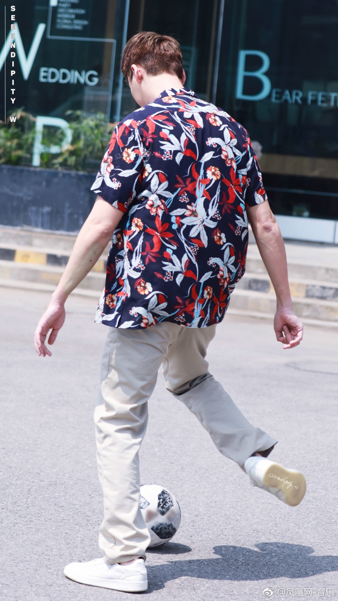 陈伟霆2017香奈儿,陈伟霆2018浙江