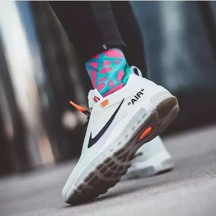 李宇春最近同款鞋,王菲最新同款鞋