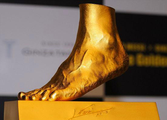 梅西唯一一脚逆足射门,梅西最不可思议的脚后跟进球