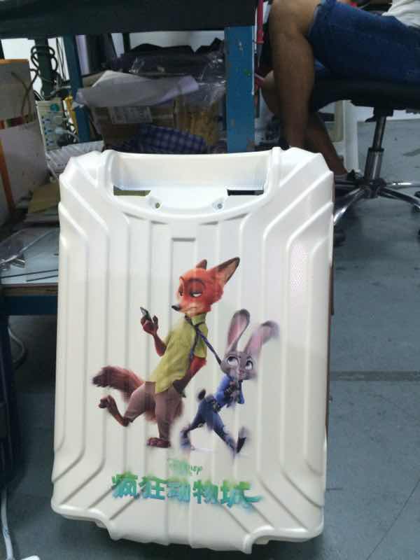 uv平板打印机加工玩具壳,玩具uv打印机加工设备