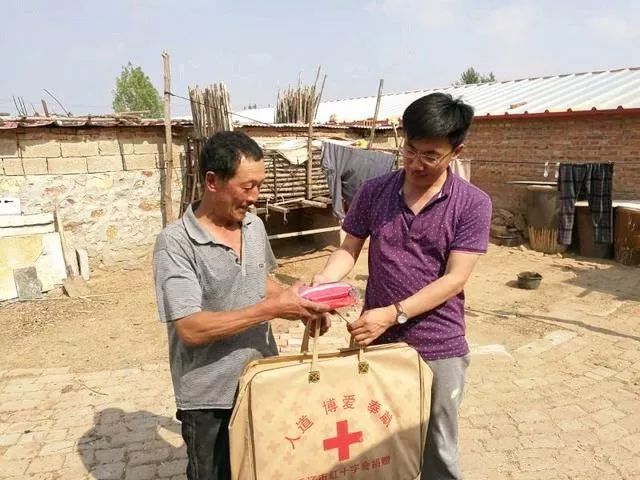 通辽市妇联男干部张贺英的驻村帮扶工作被评优啦！