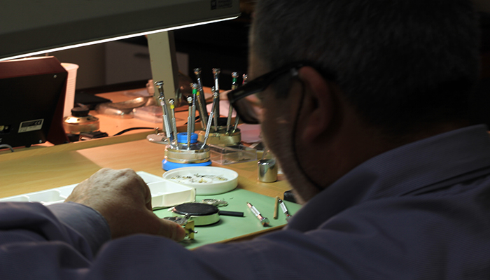 女人戴假表,戴高仿表影响运气吗