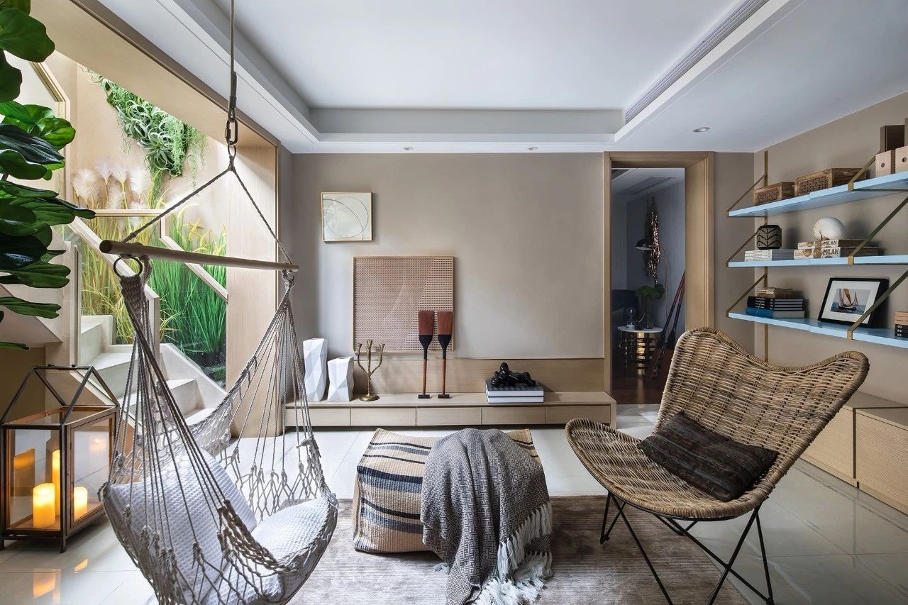 重庆金隅南山郡244㎡四室，35万轻奢装修，50㎡休闲室惬意荡秋千