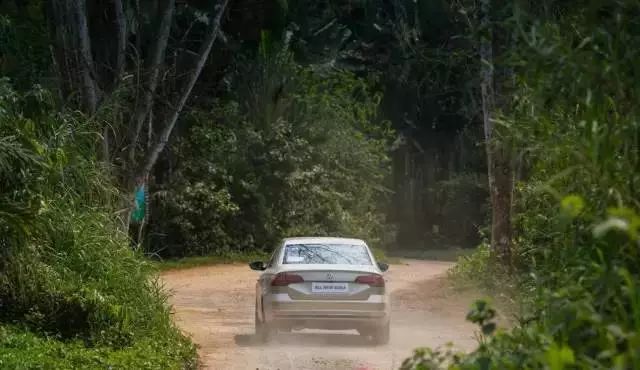 开车到高速没油了怎么办,开车路上没油怎么办