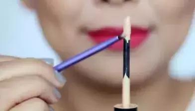 怎样涂口红不掉色方法简单,涂口红的100个小技巧