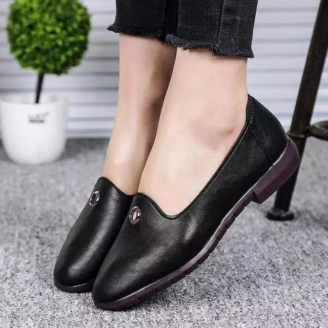 女人穿小白鞋的忌讳,奶奶鞋怎么穿好看又耐穿