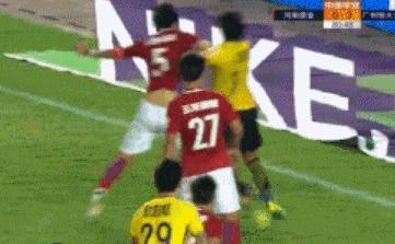 不浪就是无敌的打法,广州恒大5到0大胜建业