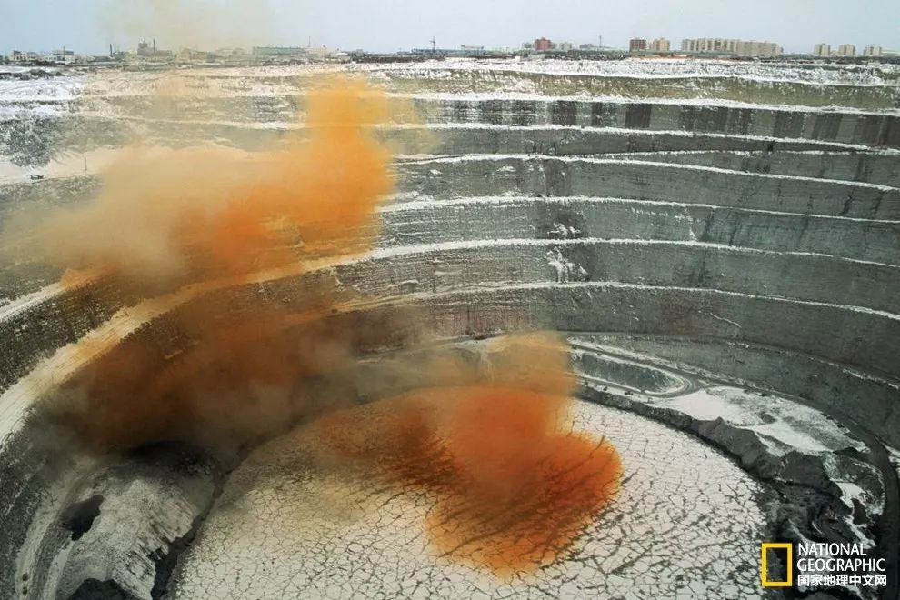 目前地球有没有比钻石还珍贵 (地球大量钻石)