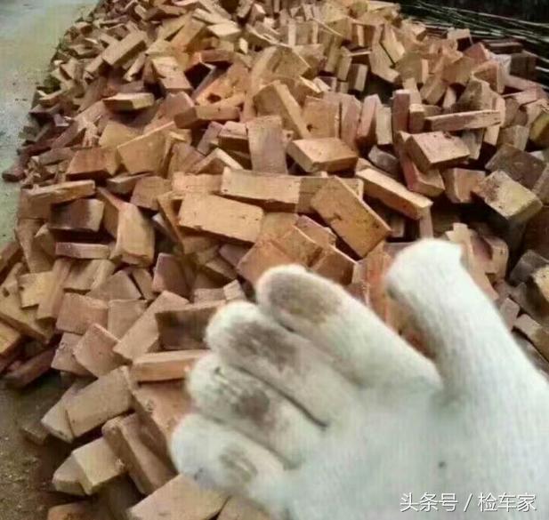 2017款奔驰c200跑2万公里二手车价,2017奔驰C200轿跑