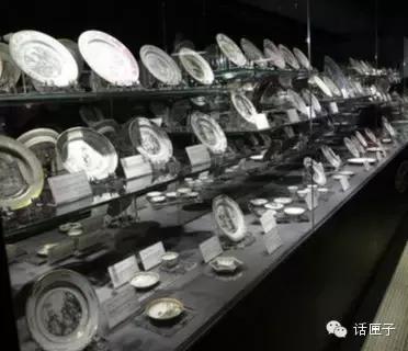 上海中心大厦127层怎么有632米,上海中心大厦632米127层内部