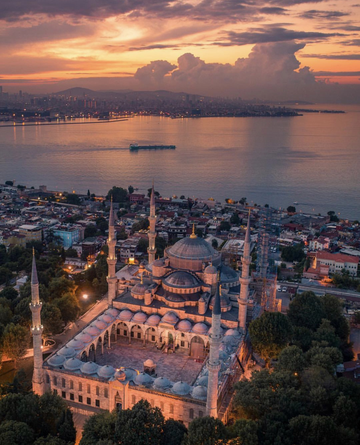 里拉暴跌的土耳其，不仅适合抢购奢侈品，还有浪漫的美景和美食