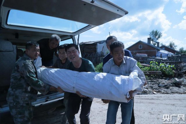 最热时节，他们在为困难群众忙些啥