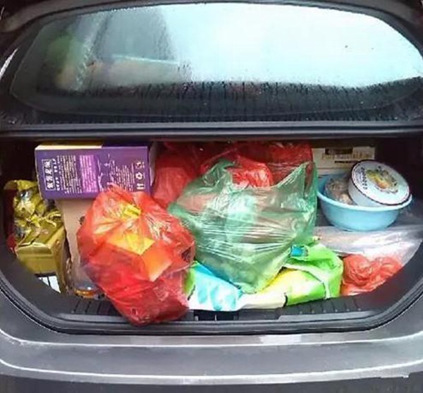 老司机必备后备储物箱,老司机车内常备物件