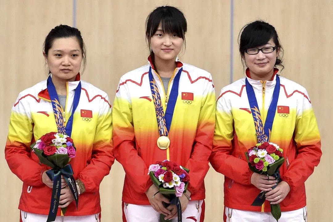 金牌是什么材料做的,亚运会金牌是纯黄金的吗