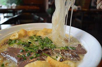 兔头一年卖100万只兔,一天卖200只的兔子