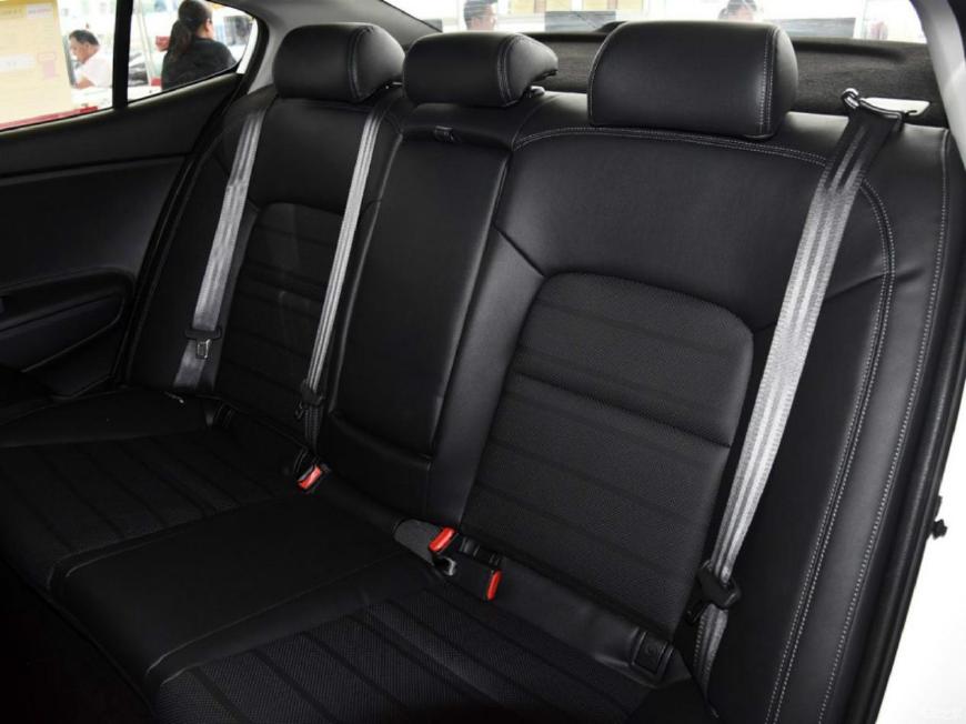 起亚k42017款1.8油耗,起亚全新k4会国产吗