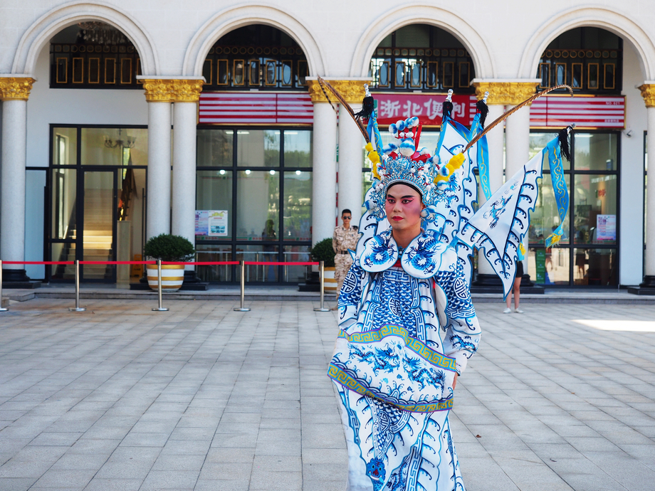 周末去游览影视城,影视城周末游玩