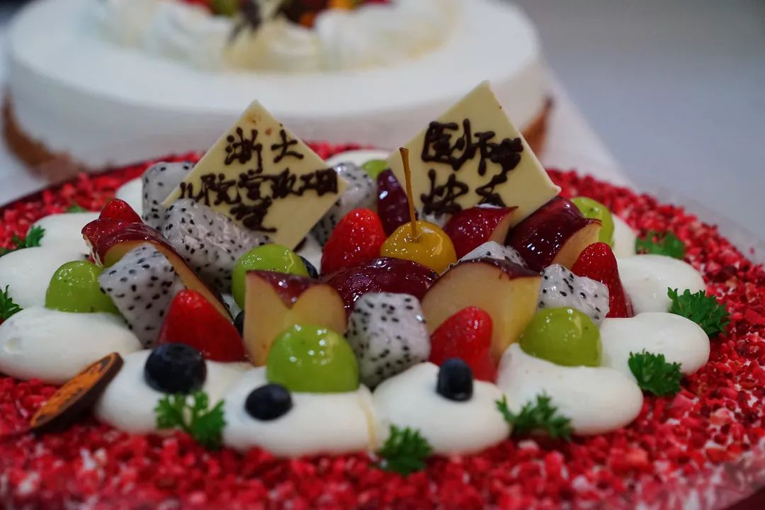 一首爱的奉献送给家人们,一首爱的奉献送给我的白衣天使们