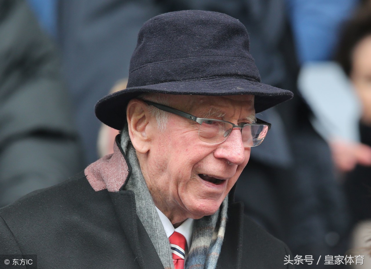 2000年马拉多纳世纪球王,足坛历史第一人马拉多纳