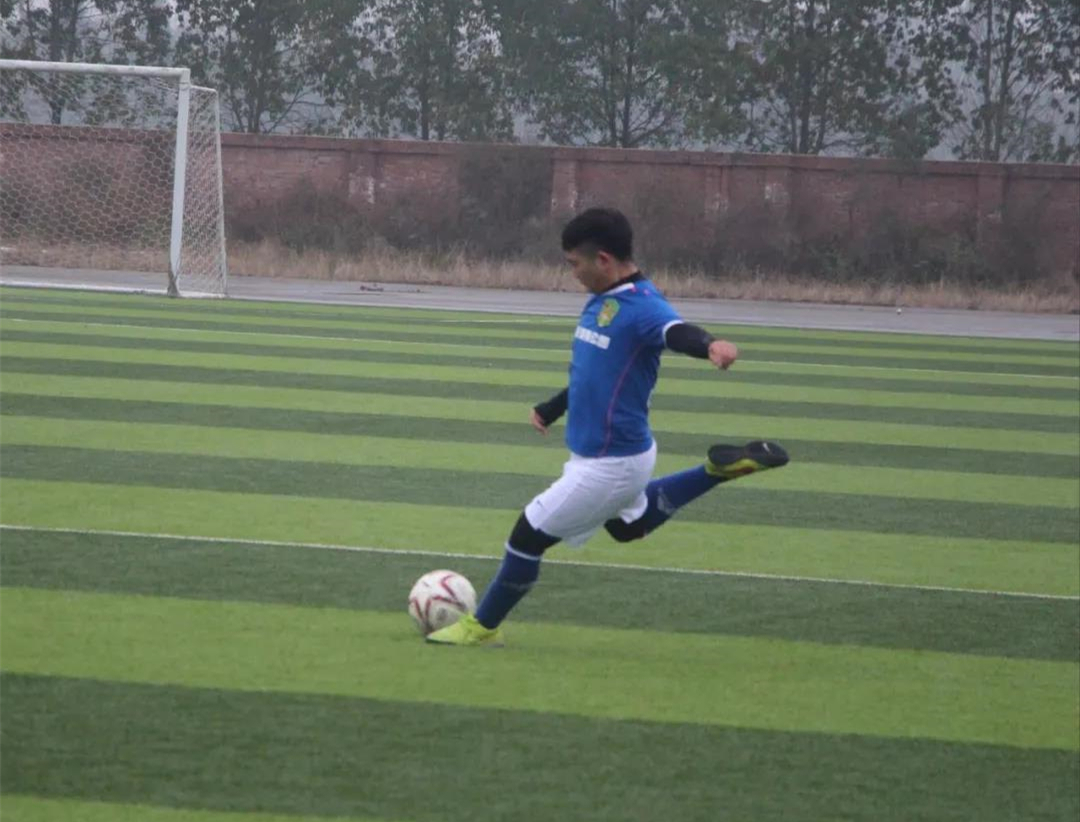 真英雄俱乐部直播,足球赛场真英雄