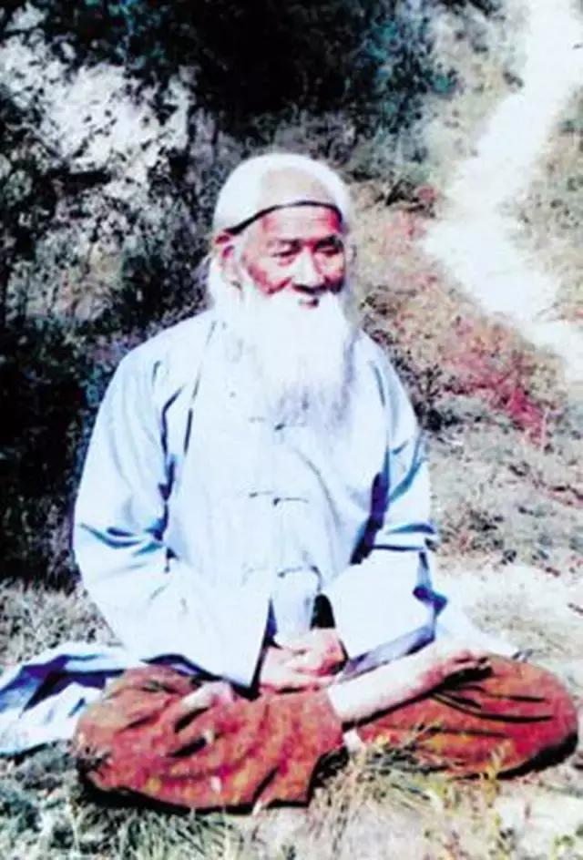 百岁道家高人的亲身经历,道士为什么长寿原因在哪里