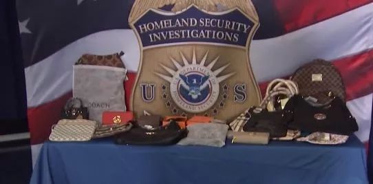 lvcoach哪个好,lvcoachburberry