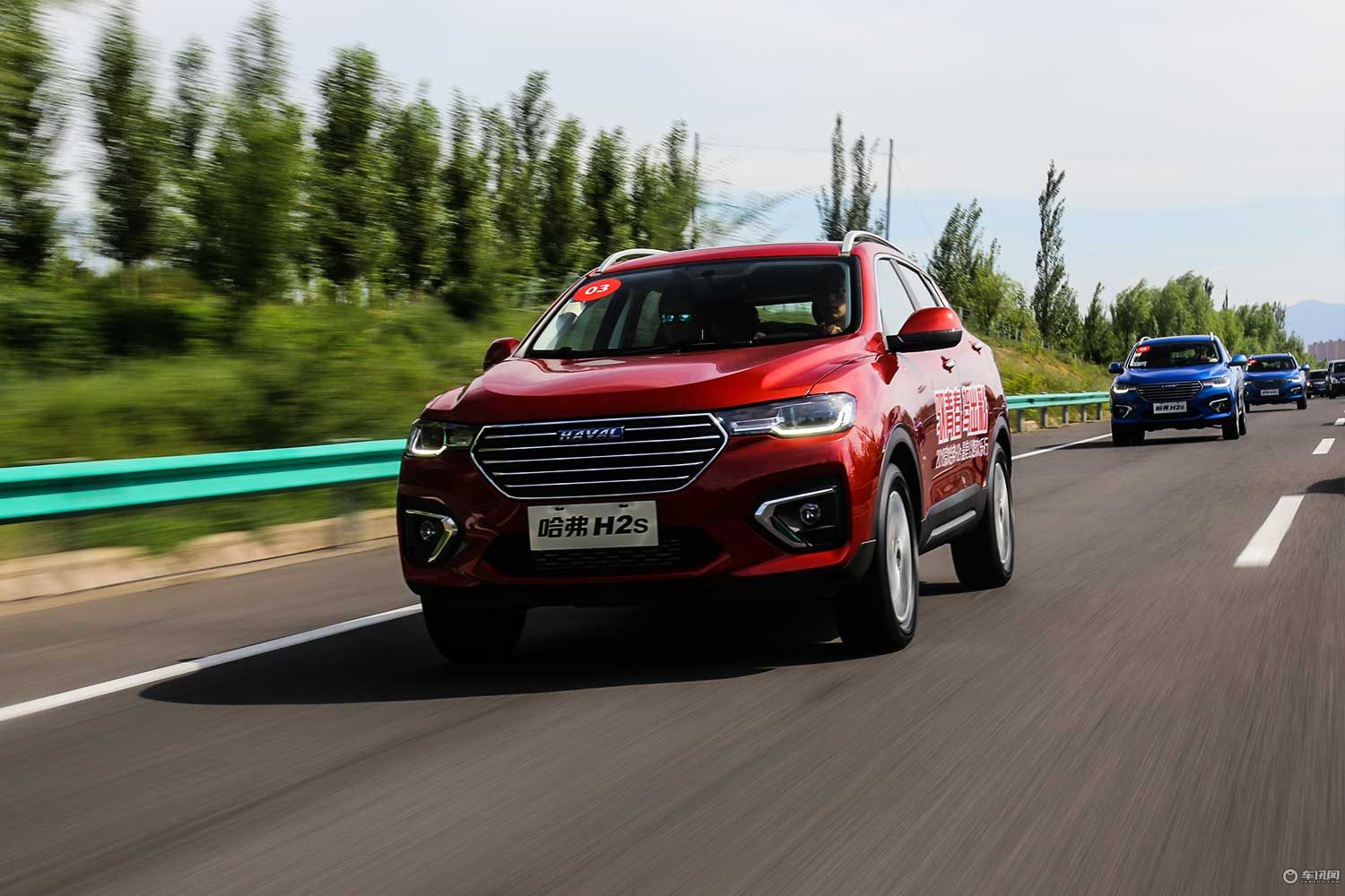 扔下了女朋友去草原试驾哈弗H2s7万块的个性小车成为了“新欢”