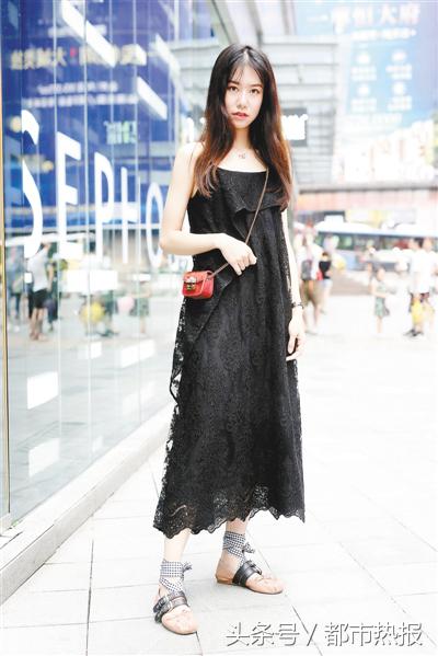 怎么穿蕾丝看起来比较温柔,蕾丝穿搭技巧教学