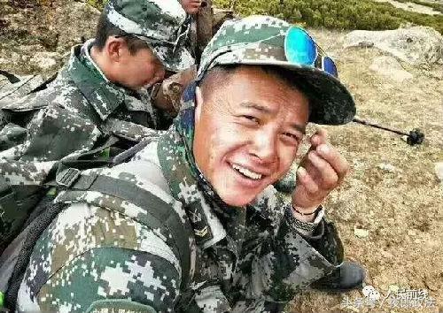 西藏军人偷偷回家感人视频,西藏老兵退伍催泪视频