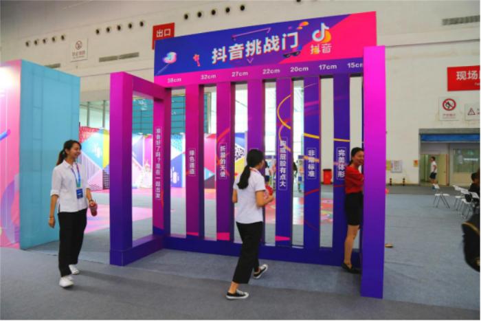 这个周末湖北3万人都涌向了武汉国博见证华中建材行业的崛起