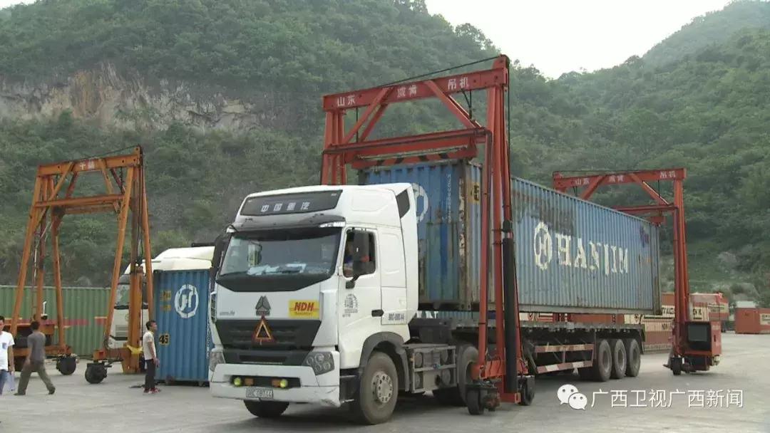 凭祥口岸贸易进出口总额,凭祥畅通绿色通道口岸繁忙而有序