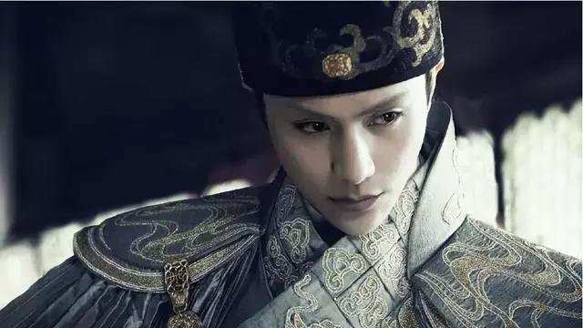 怎么修眉毛技巧图解男士,最简单的修眉小技巧