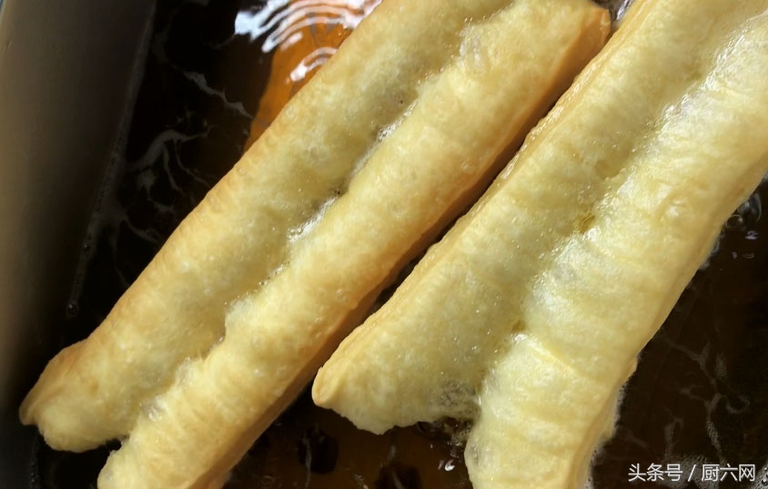 牛奶油条做法和配方的全过程,脆皮油条的做法和酥脆剂配方