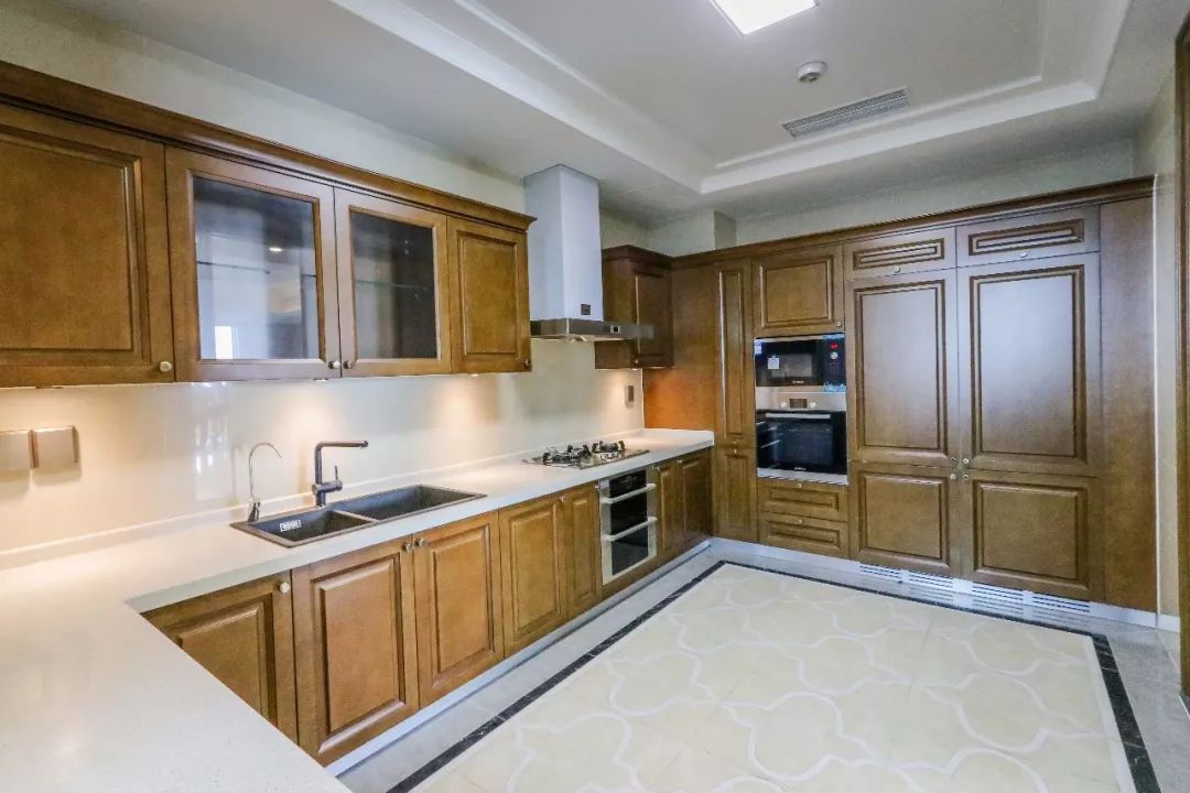 仁恒江湾天成380㎡，河西最顶级大平层！客厅开间层高逆天……