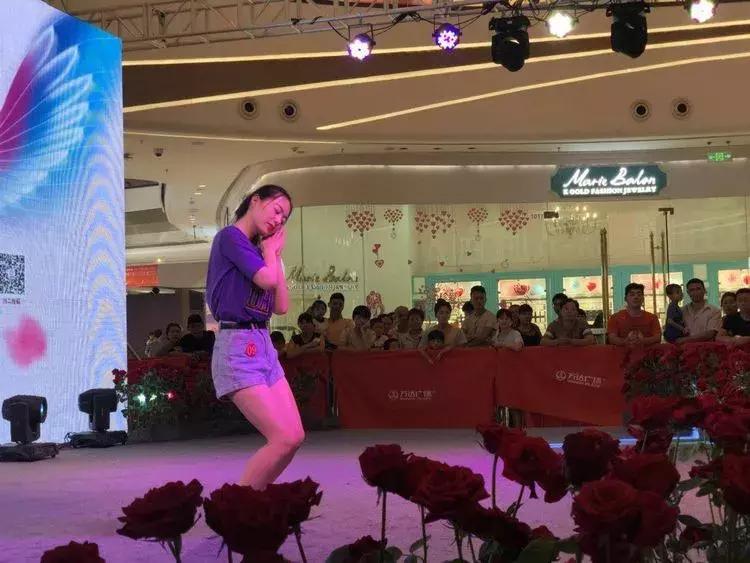 义乌哪里的美女多,义乌女士职业装