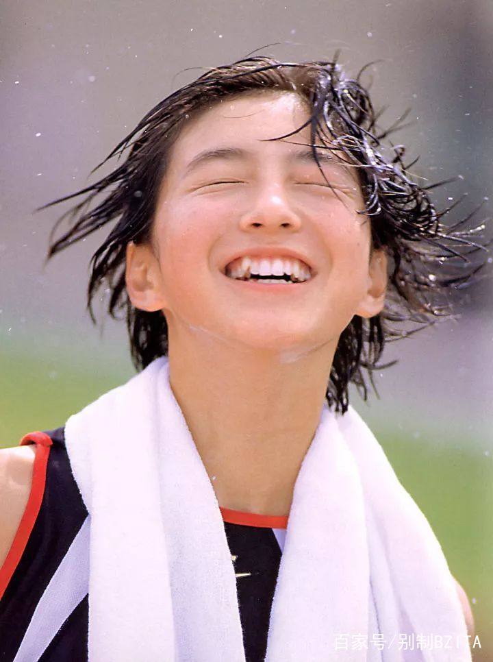 易烊千玺的少年感,广末凉子、袁咏仪、宣萱这些女星们从来都不缺