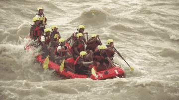 吴堡国际漂流大赛视频,黄河大峡谷国际漂流公开赛攻略