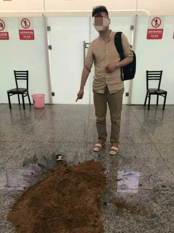 机场安检没收充电宝,机场检查不合规充电宝