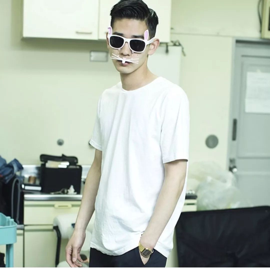 跟着他穿T恤，闭着眼睛都能选到对的款