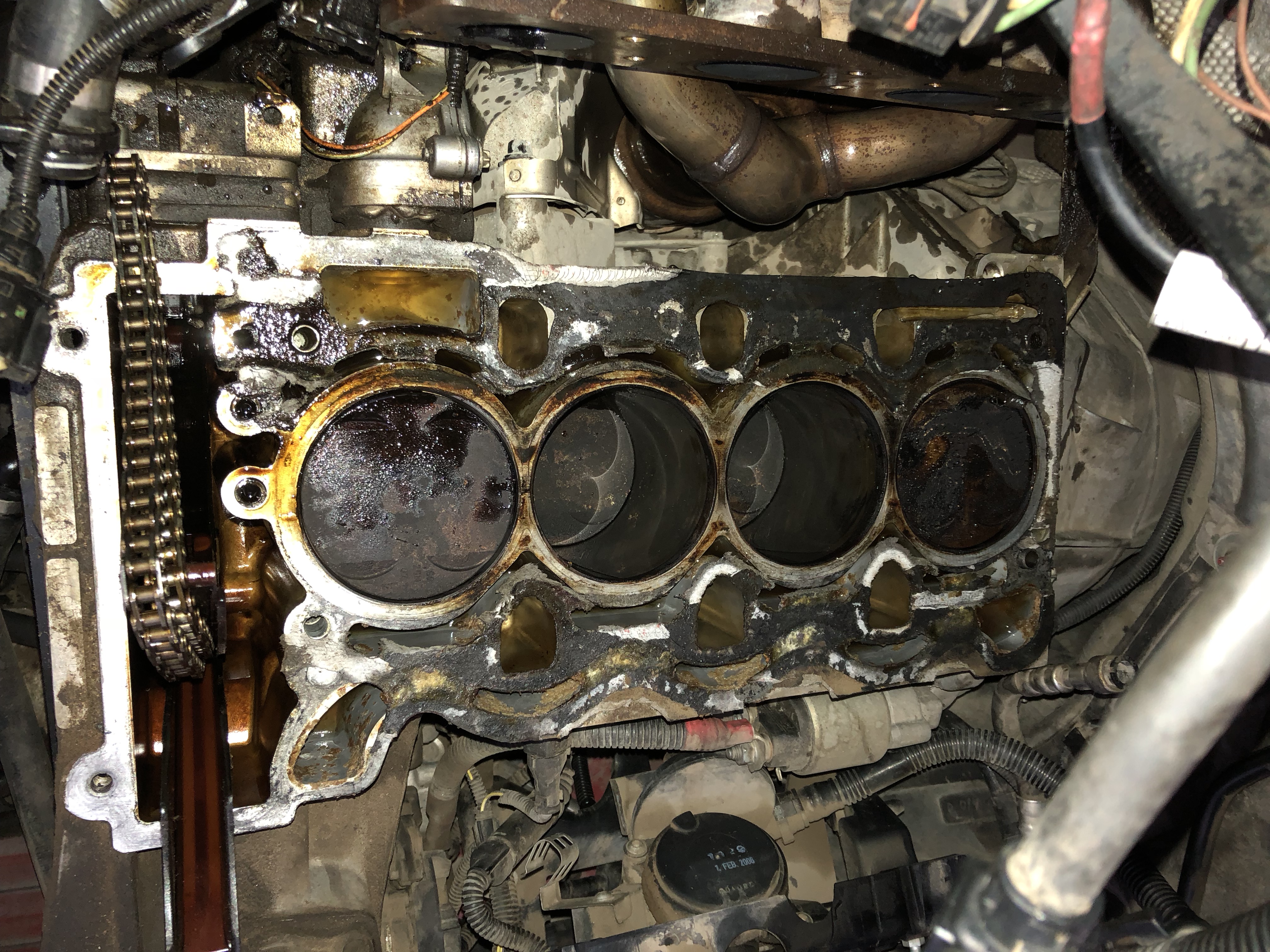 宝马320Li发动机异响什么原因,宝马320发动机运转状态